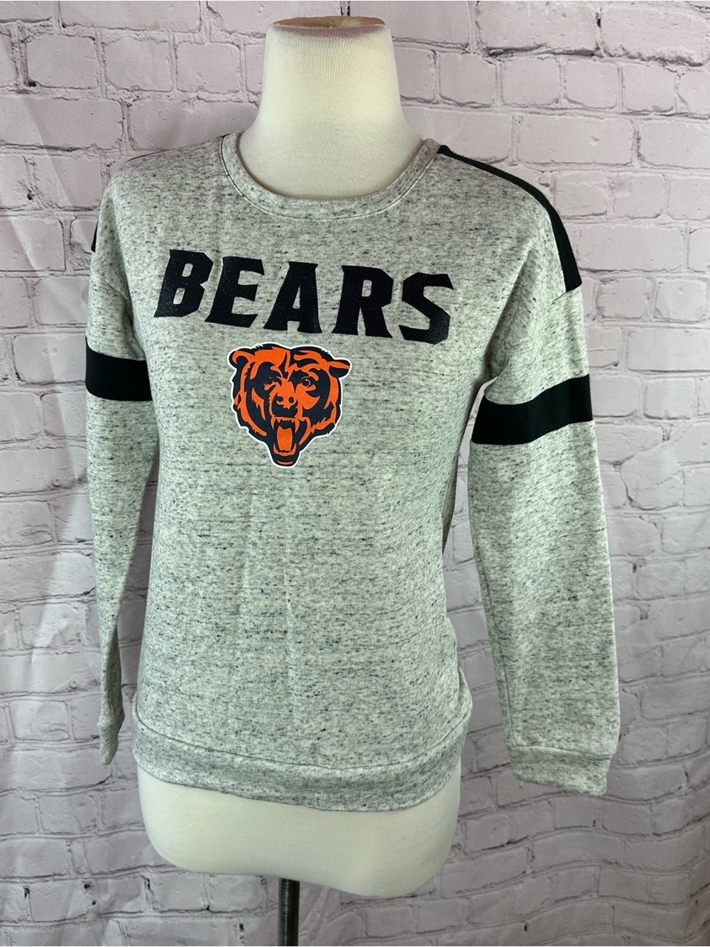 NFL Team Apparel Girls L* Heather Gray Pullover sweatshirt Chicago bears fandom